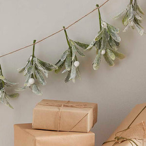 Nordic Noel Mistletoe Christmas Garland 2m