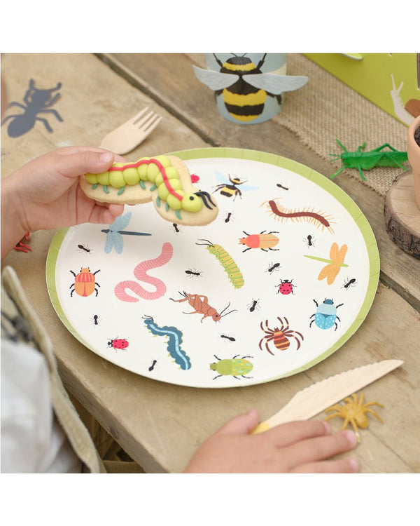 Bugging Out Bug Plates Pack of 8